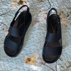 Crocs Women’s Brooklyn Low Wedges Sandal